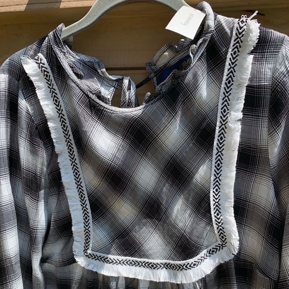 Francesca’s black and white top - Picture 2 of 8